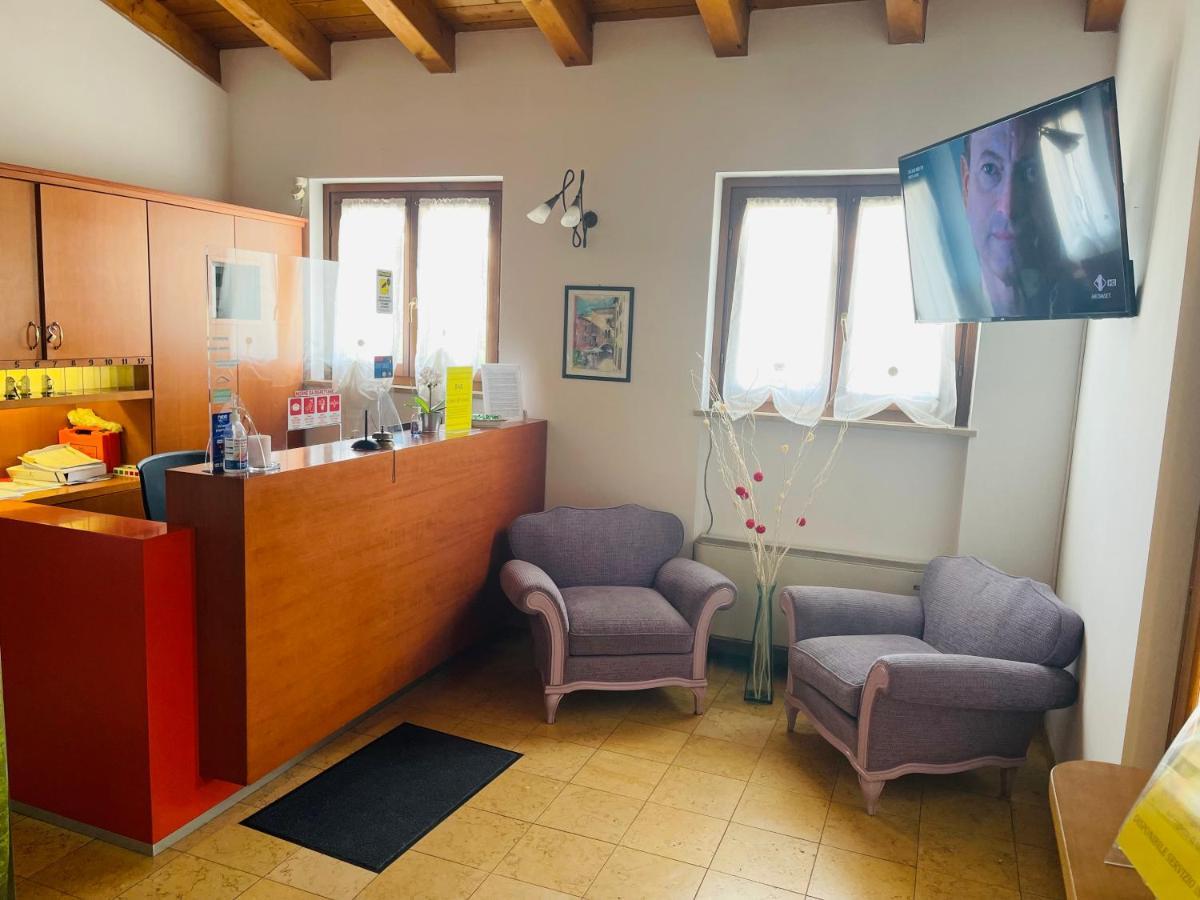 Hotel Al Bosco Sona Bagian luar foto